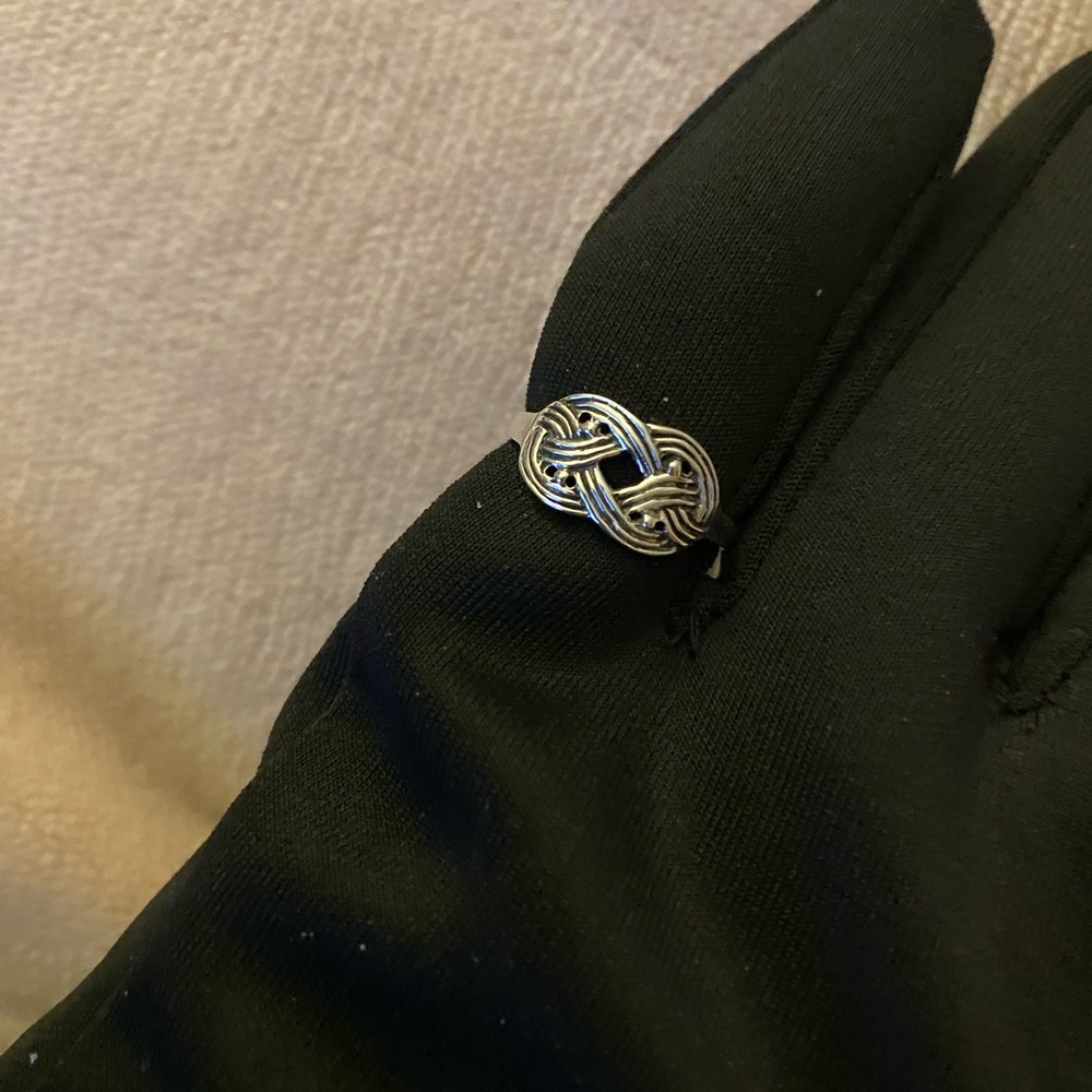 Ring - Picture 2 of 3
